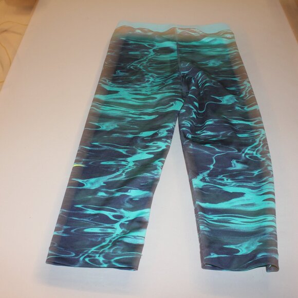 Nike Pro Leggings Size Medium - Picture 5 of 6